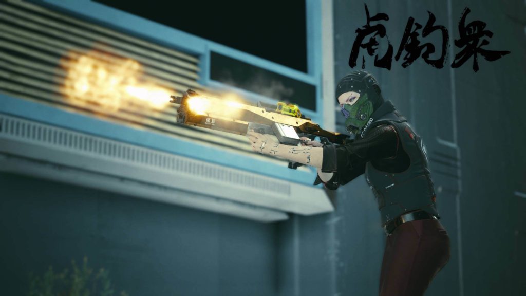 Cyberpunk 2077 Screenshot zeigt eine Frau in militärischer Kleidung, die ein Gewehr abfeuert.