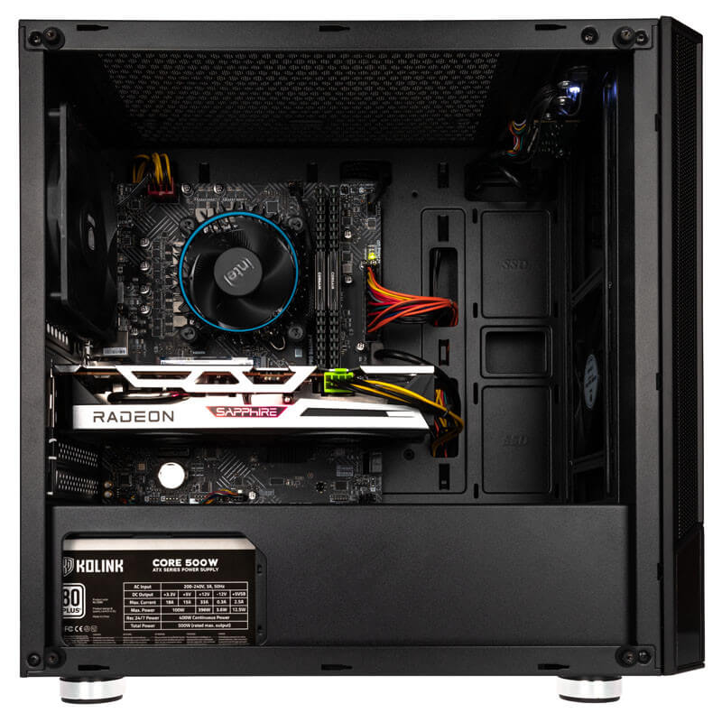 Der Value L Gaming PC unter 1000 Euro ist in einem schwarzen Tower-Gehäuse mit Seitenteil aus Hartglas untergebracht. Das Bild zeigt das Innenleben.