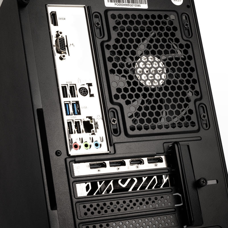 Das Bild zeigt die Rückseite des Gaming PCs Value L für unter 1000 Euro. Man kann die Anschlüsse an Mainboard und Grafikkarte deutlich erkennen.