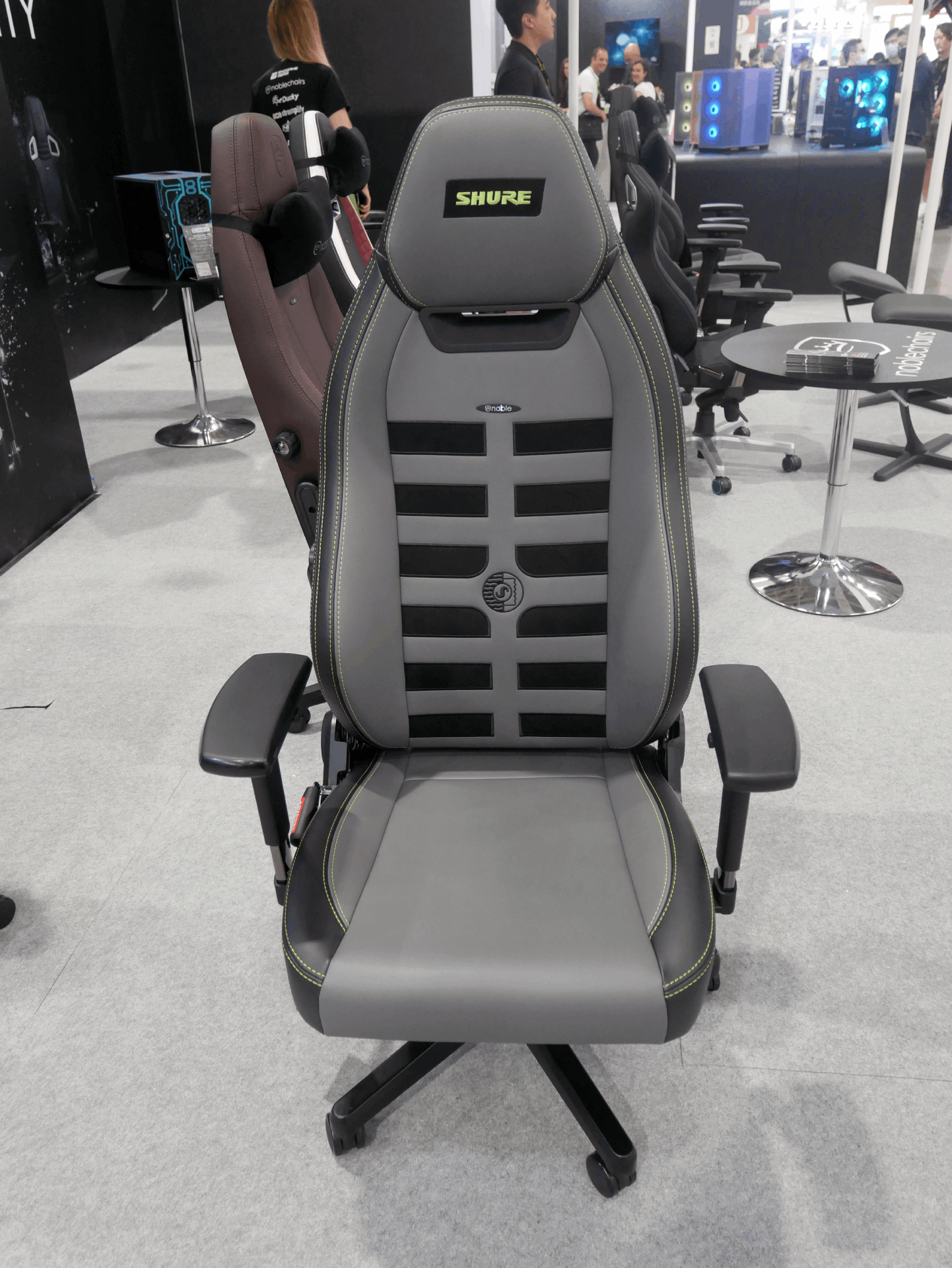 noblechairs Gaming-Stuhl Shure Edition - Frontansicht