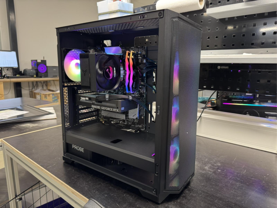 King Forge Gaming-PC Bronze - fertig gebaut und angeschaltet