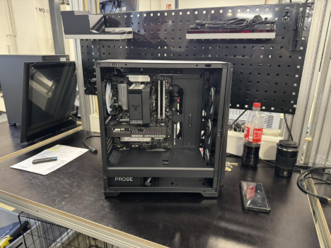 King Forge Gaming-PC von vorne