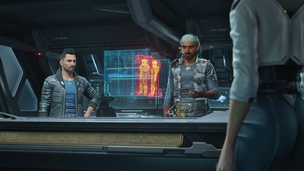 Drei Crewmitglieder diskutieren vor einer holografischen Missionsanzeige.