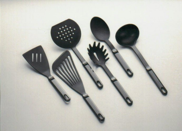 Pfannenspachtel JUSTINUS KÜCHENMEISTER in schwarz aus Kunststoff