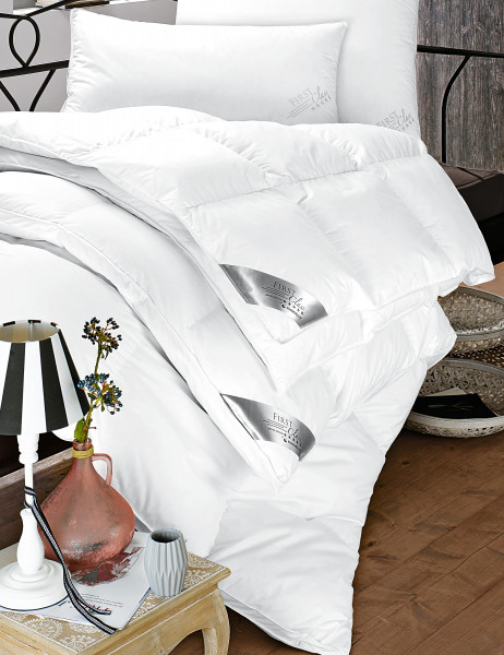 Ganzjahresbett 1.CLASS warm in weiß aus Daune