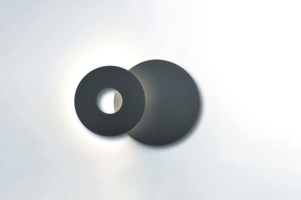 Wandleuchte FLARI in schwarz aus Kunststoff