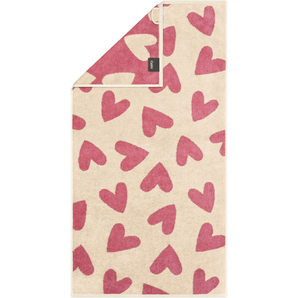 Handtuch HEART BEATS HEARTS in beere aus Baumwolle