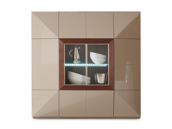 Vitrine MONDO PRISMA PLUS in sand aus Lack Hochglanz